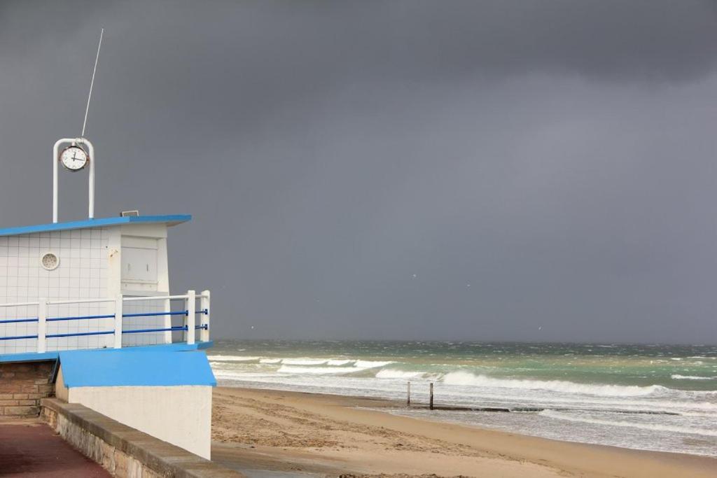 Charmante Maisonnette Avec Terrasse A 100M De La Plage Langrune-sur-Mer Bagian luar foto